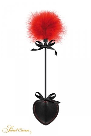 Tapette pique avec pompon rouge – Sweet Caress